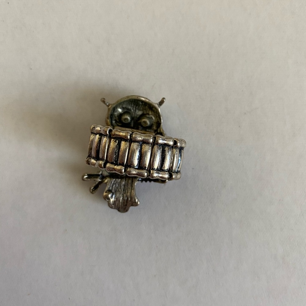 Ring - Picture 3 of 4